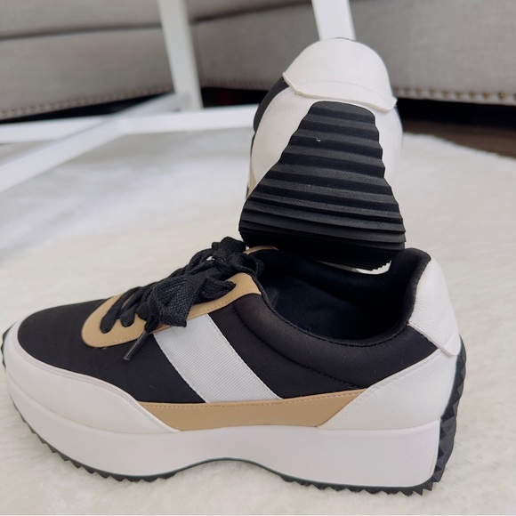 DV by Dolce Vita Black and Tan Sneakers - Picture 5 of 10